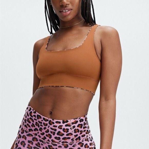 ✨Fabletics Reversible MIDI Sports XS Bra✨ - Picture 3 of 7